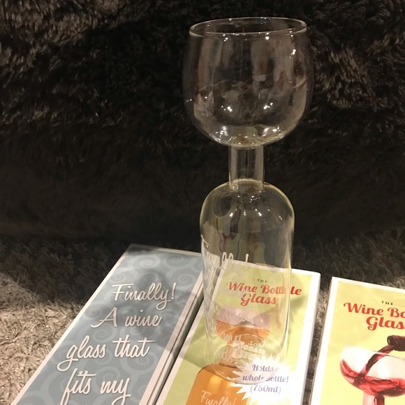 🍷 4 Wine Bottle Glass - Picture 3 of 3